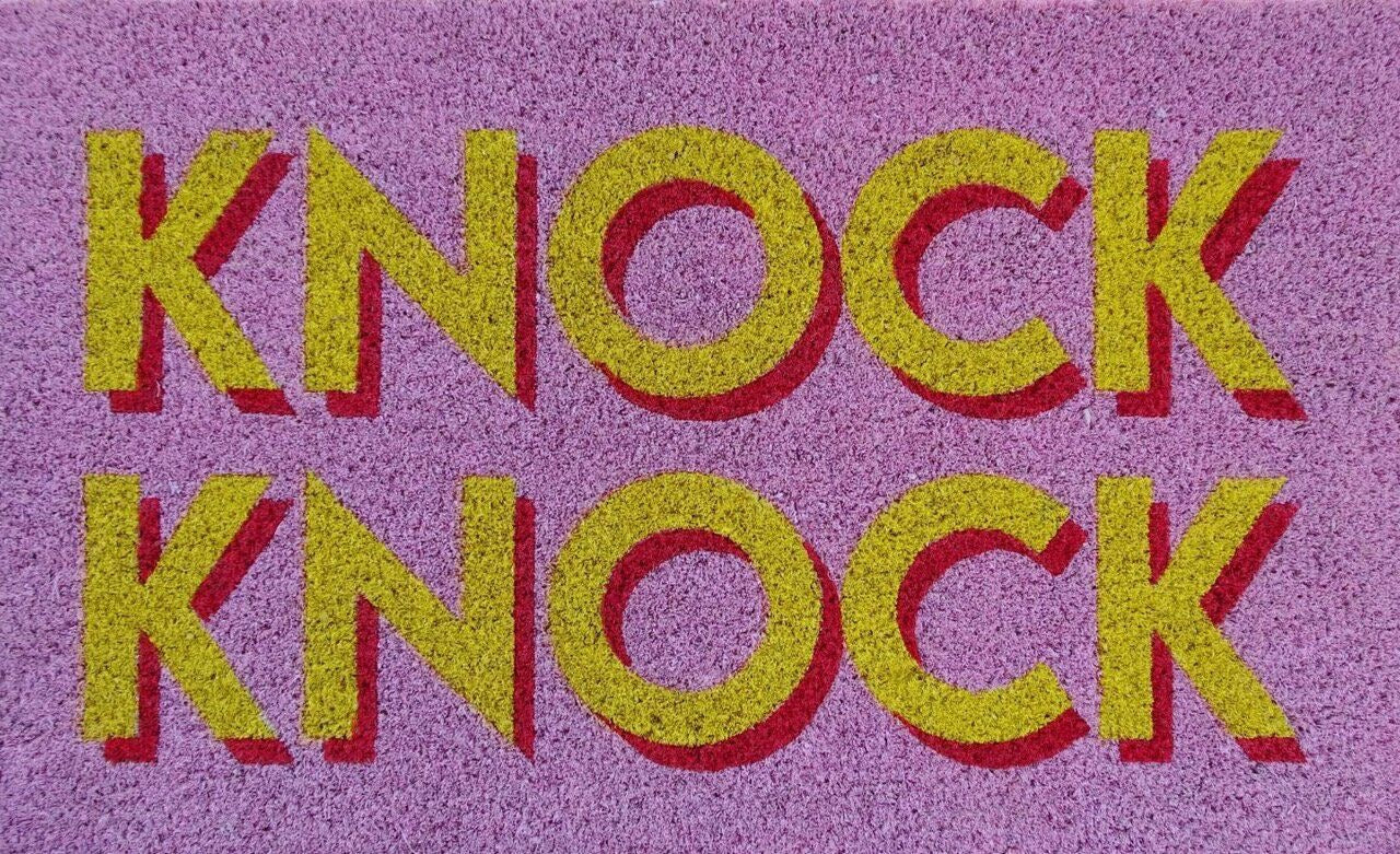 DEURMAT, "KNOCK KNOCK" -roze