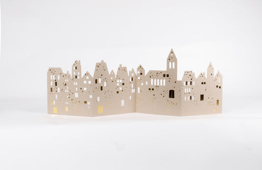 Winter Silhouetten. Dorf Gold