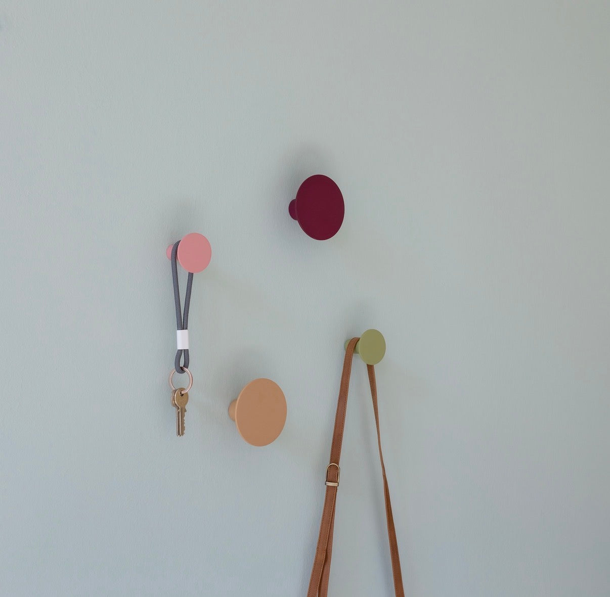 WALL HOOK SET "FUCHSIA" (4-piece)